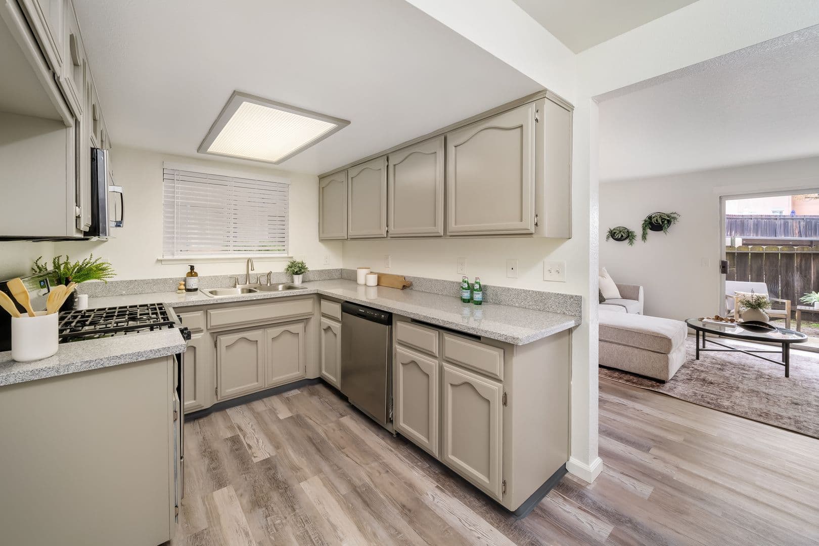 Atascadero Apartment: 9401 Jornada