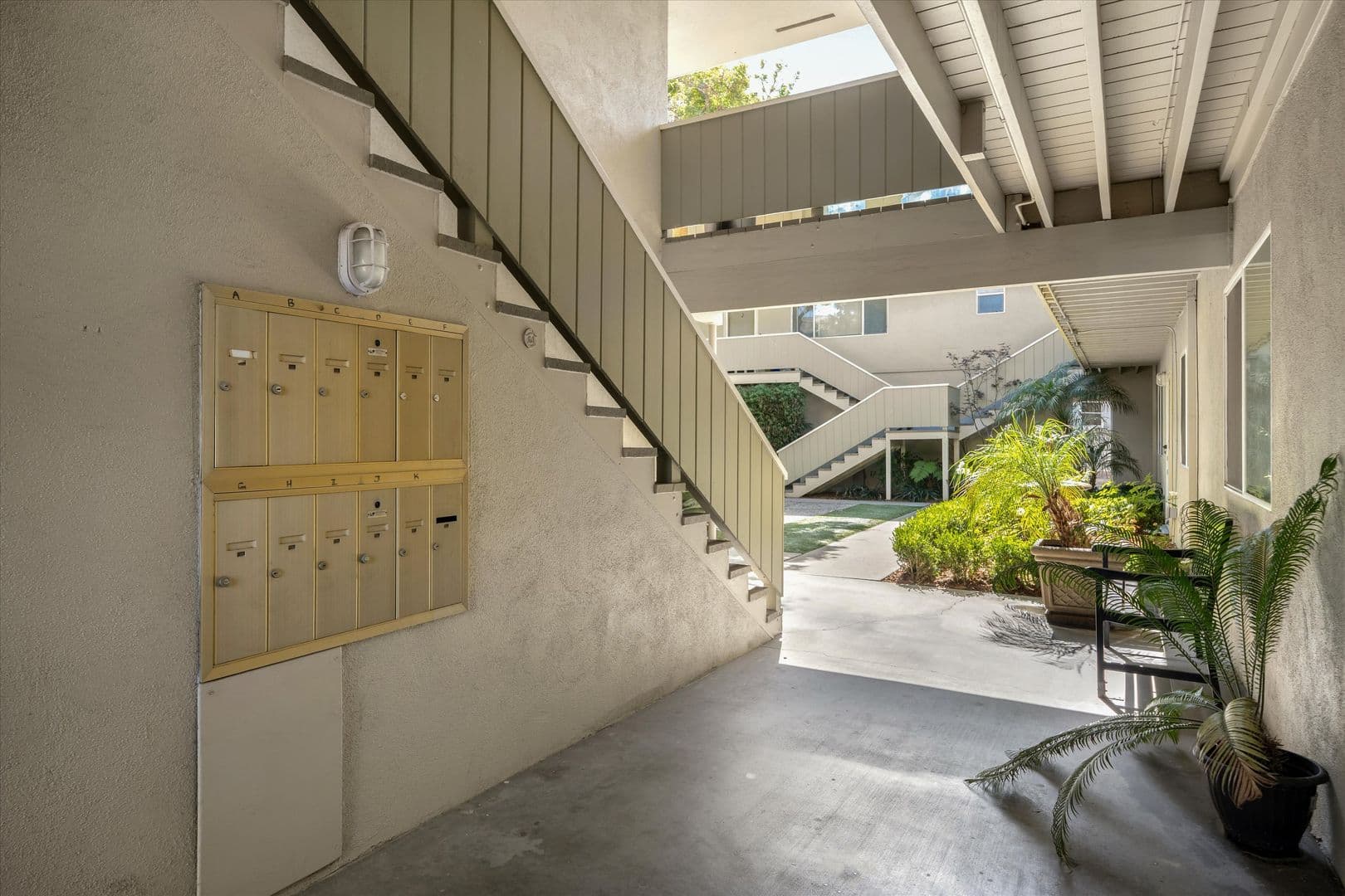 Santa Barbara Apartment: 1223 Garden Street