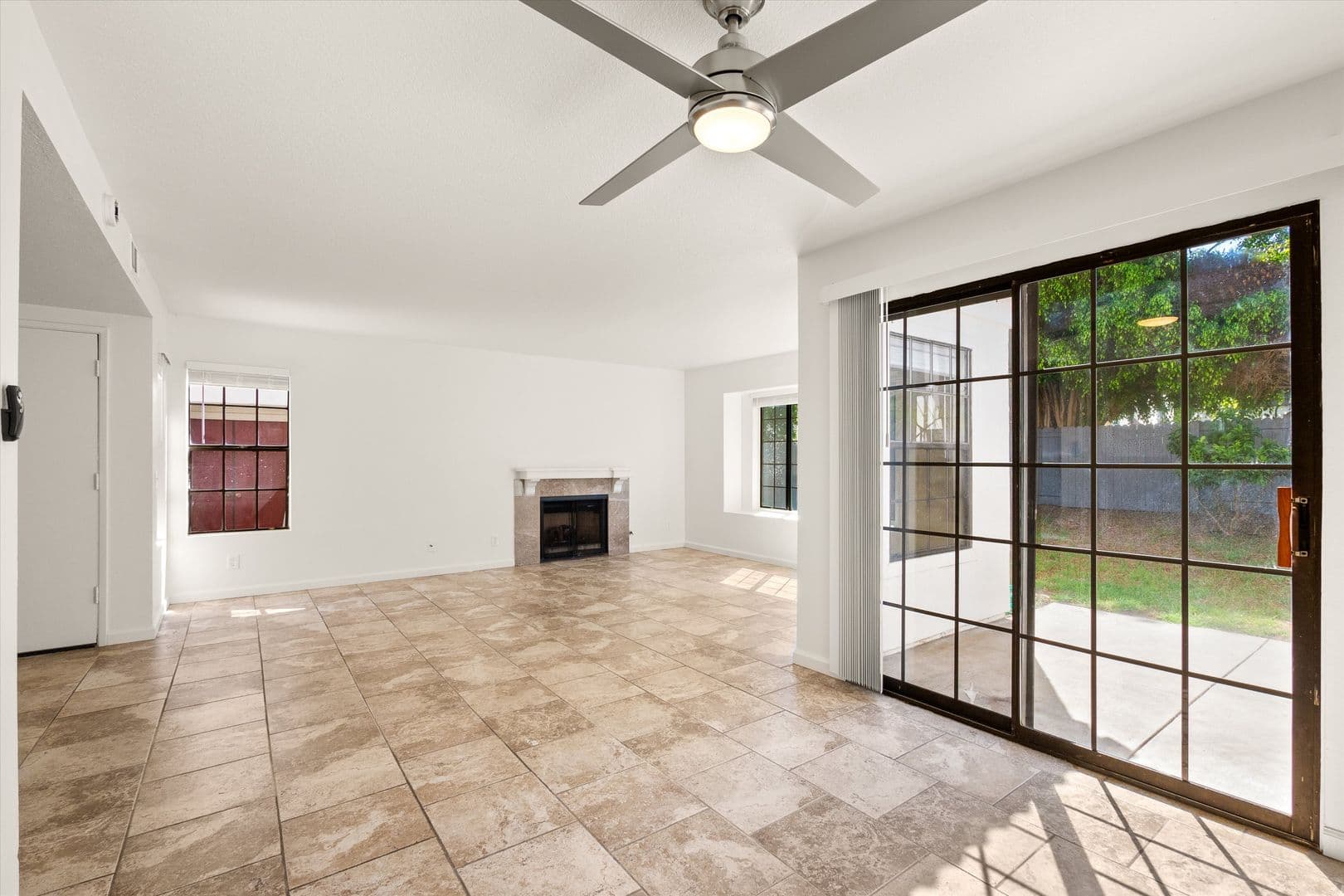 Oxnard Townhome: 744 Rialto Street