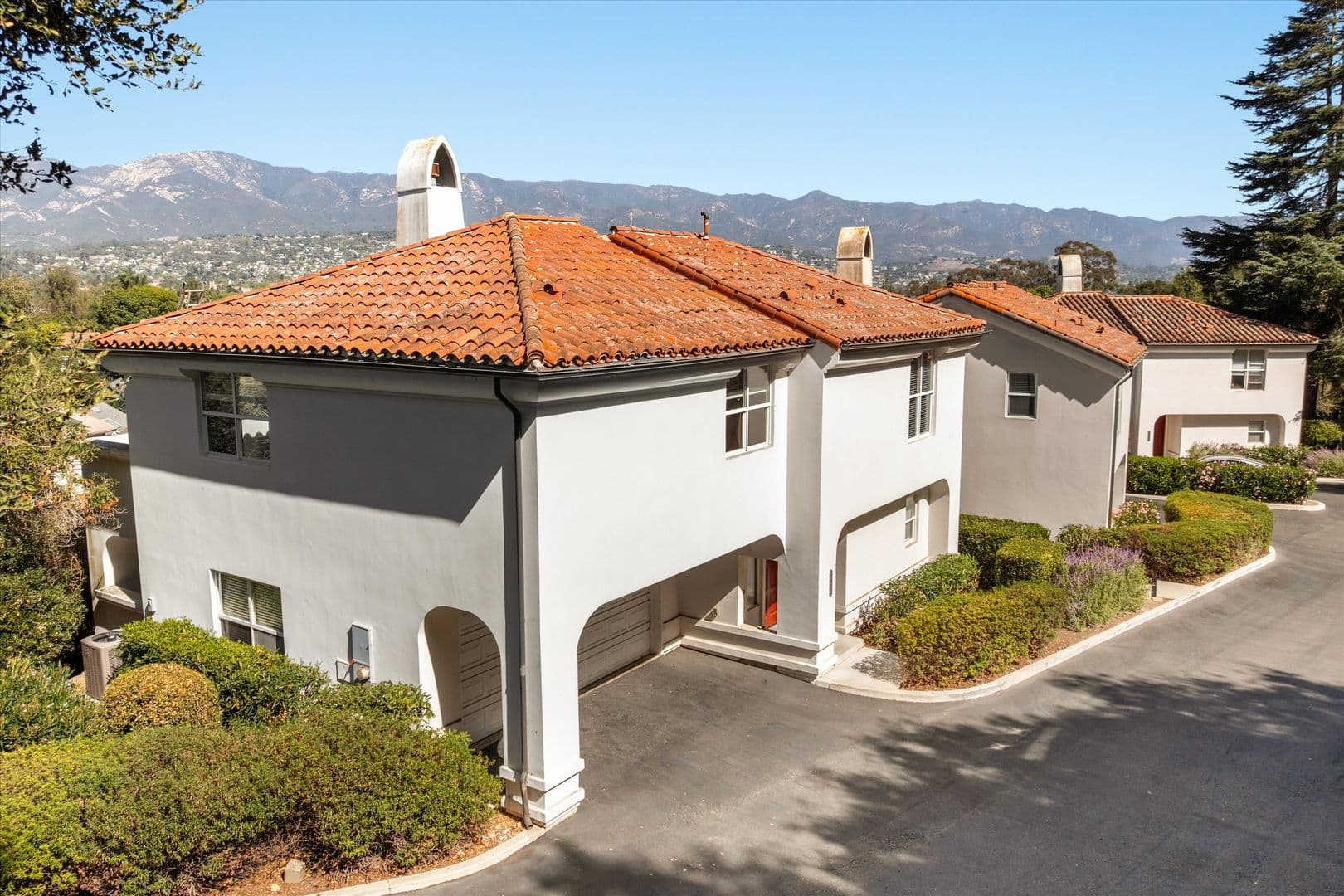 Santa Barbara Apartment: 1001-1009 Chino Street
