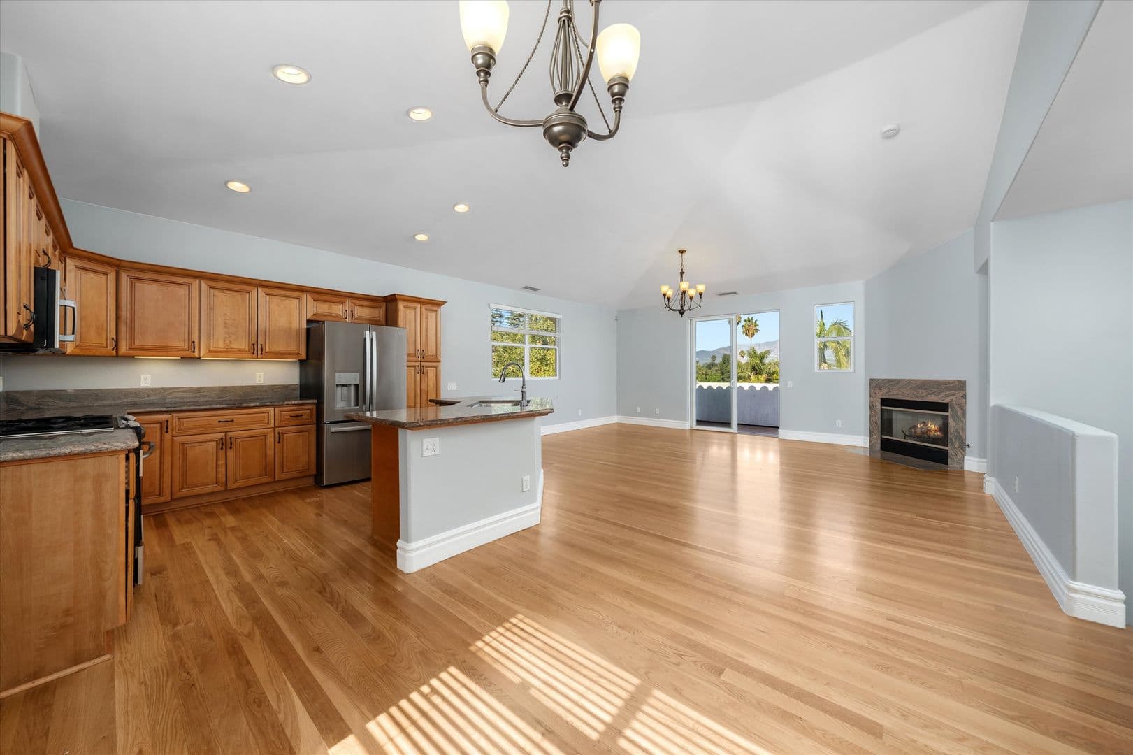 Santa Barbara Apartment: 1001-1009 Chino Street