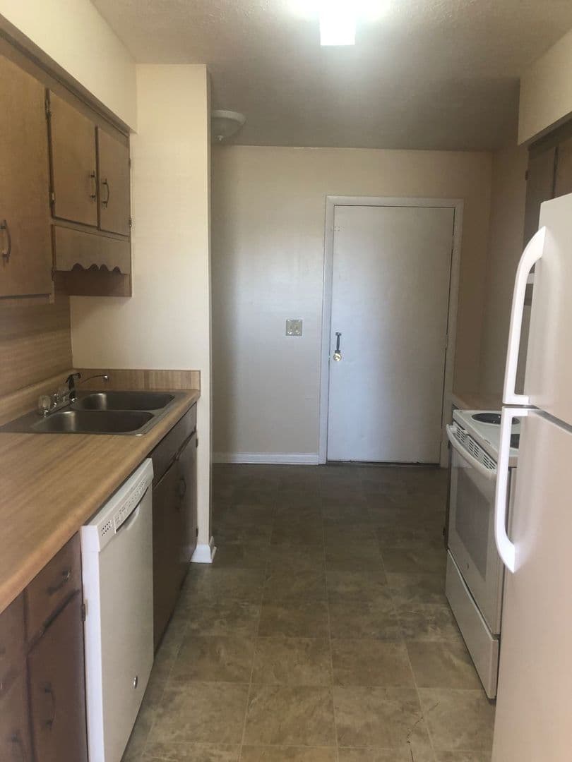 Panama City Apartment: 6707 E Hwy 22