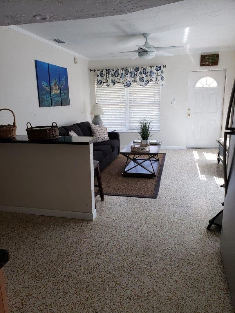 VENICE House: 812 HARBOR DRIVE