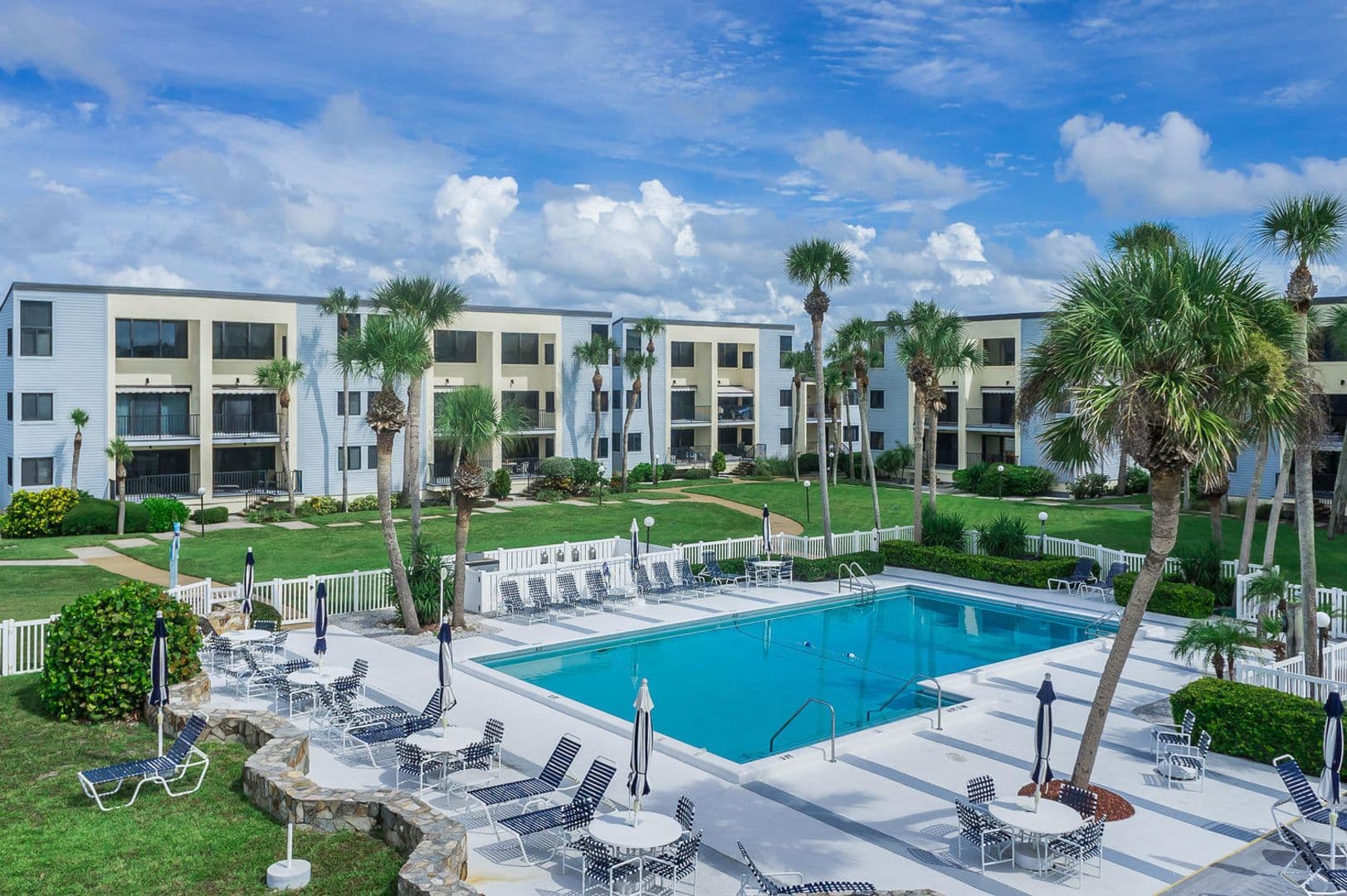 VENICE Condo: 700 GOLDEN BEACH #234