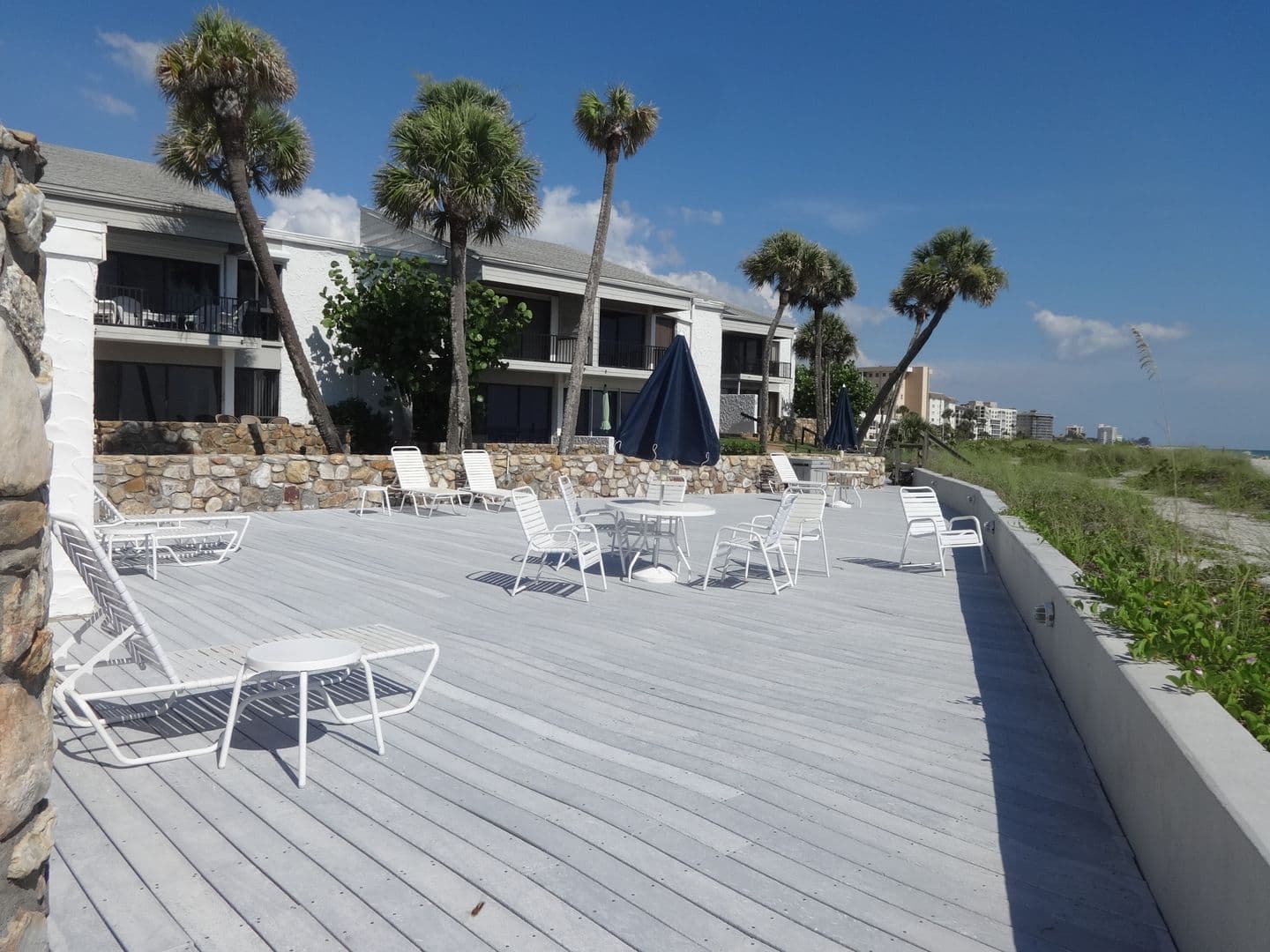 VENICE Condo: 1555 TARPON CENTER DR #B105