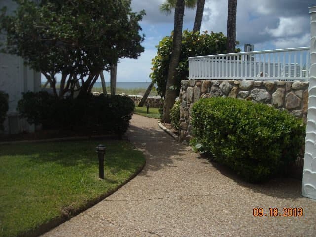 VENICE Condo: 902 GIBBS RD., #285