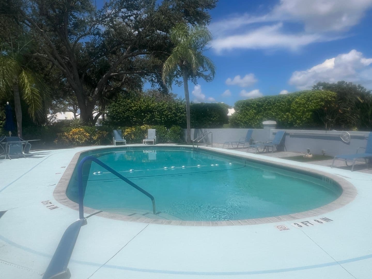 Venice House: 566 Clubside Circle