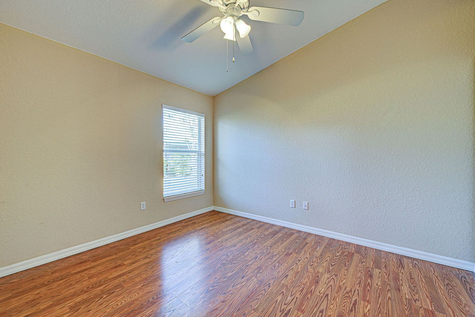 NORTH PORT House: 2134 BOXWOOD STREET