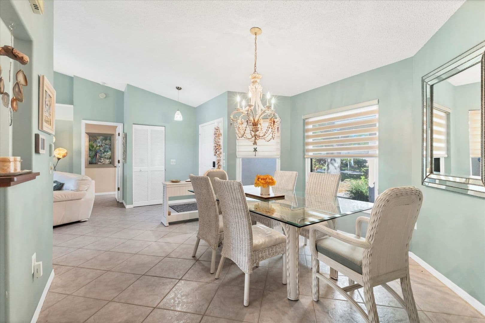 Venice Condo: 109 Southampton Pl. N. #245