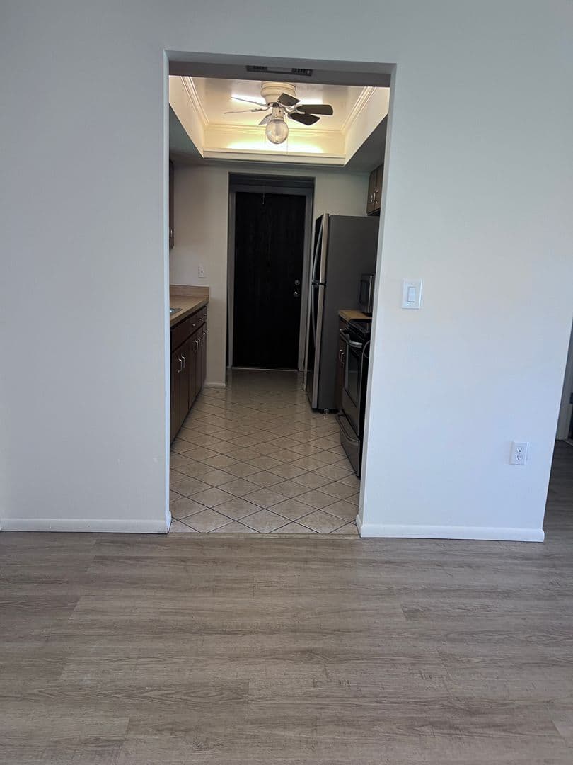 VENICE House: 435 BELMONT AVENUE