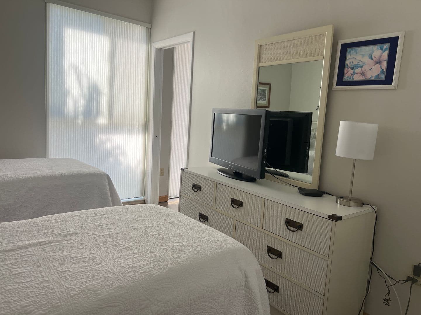 VENICE Condo: 1555 TARPON CENTER DR #B105
