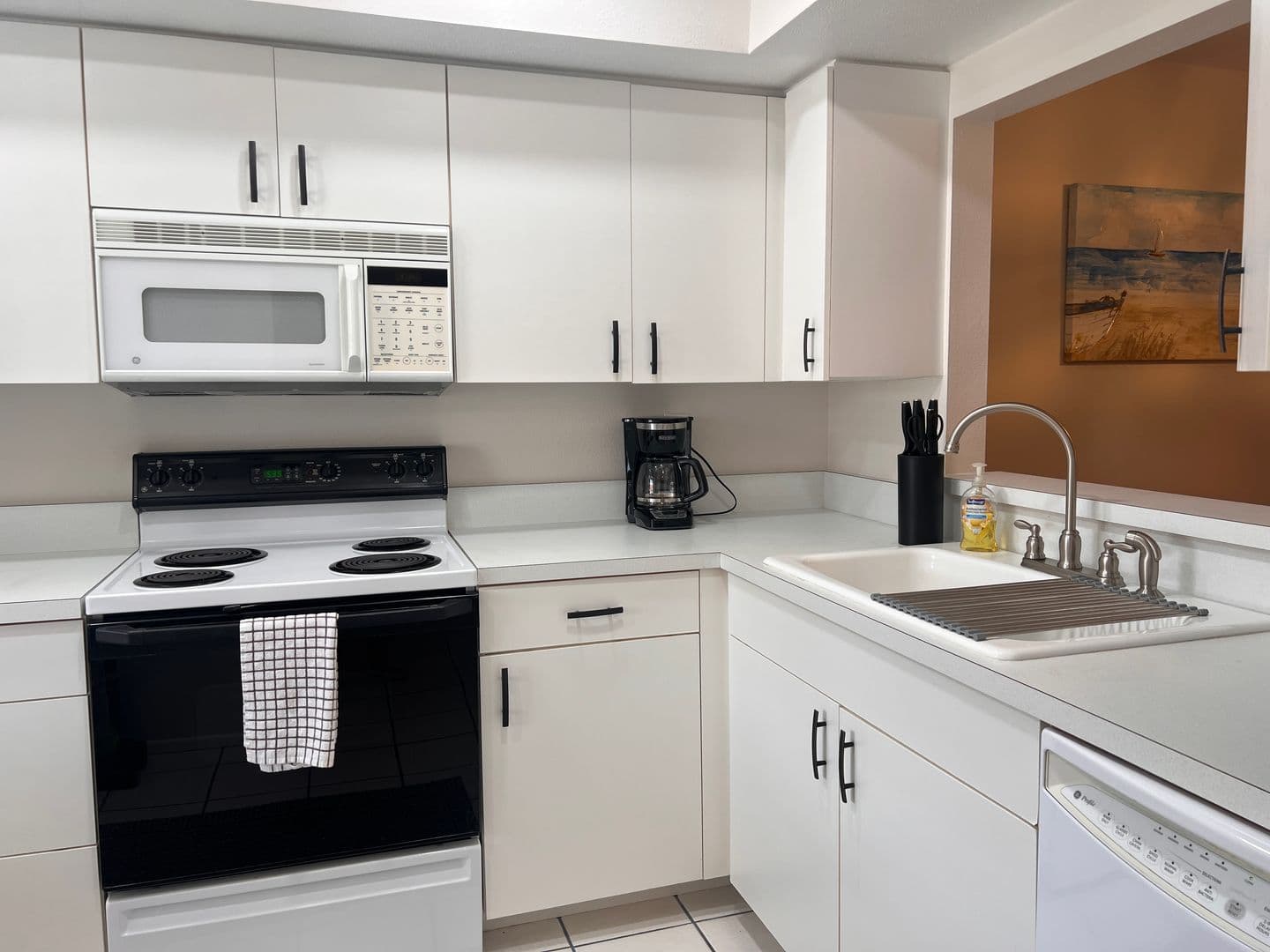 VENICE Townhome: 748 AVENIDA ESTANCIA UNIT B