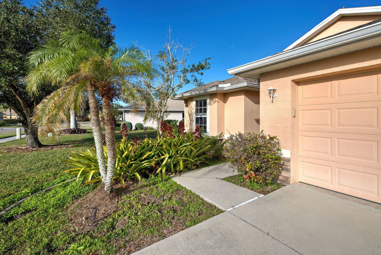 NORTH PORT House: 2134 BOXWOOD STREET