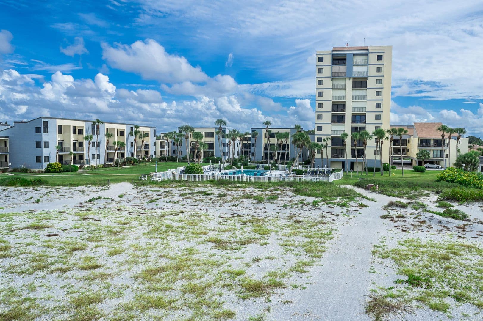 VENICE Condo: 700 GOLDEN BEACH #234