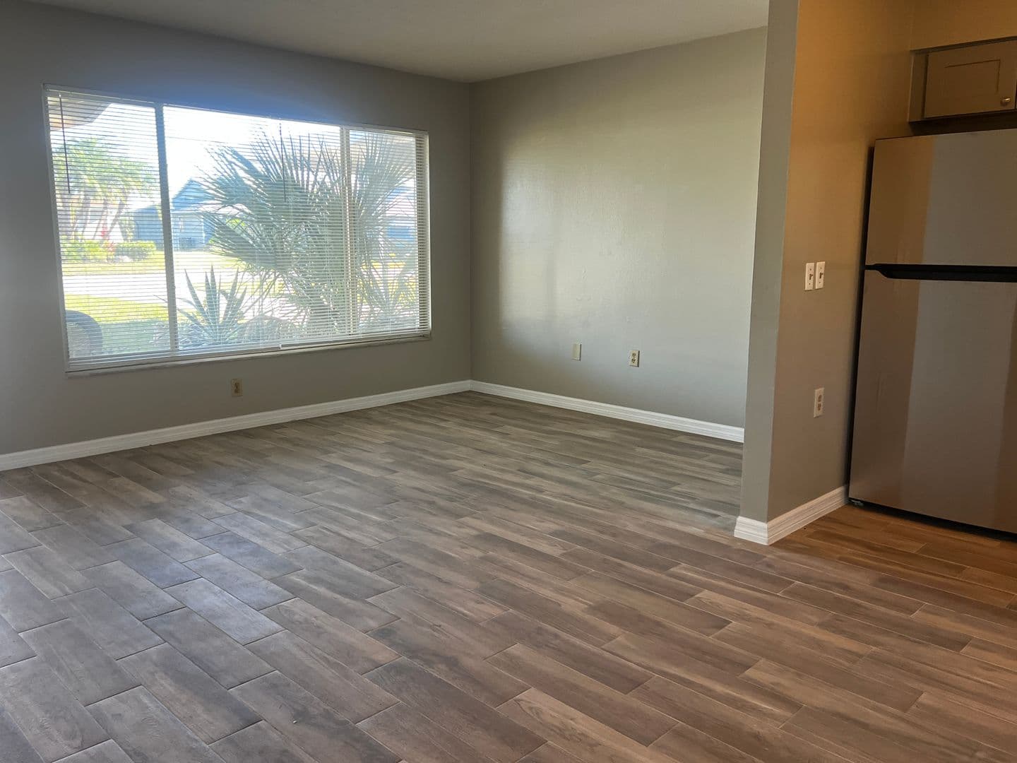 VENICE House: 556 BRIARWOOD ROAD