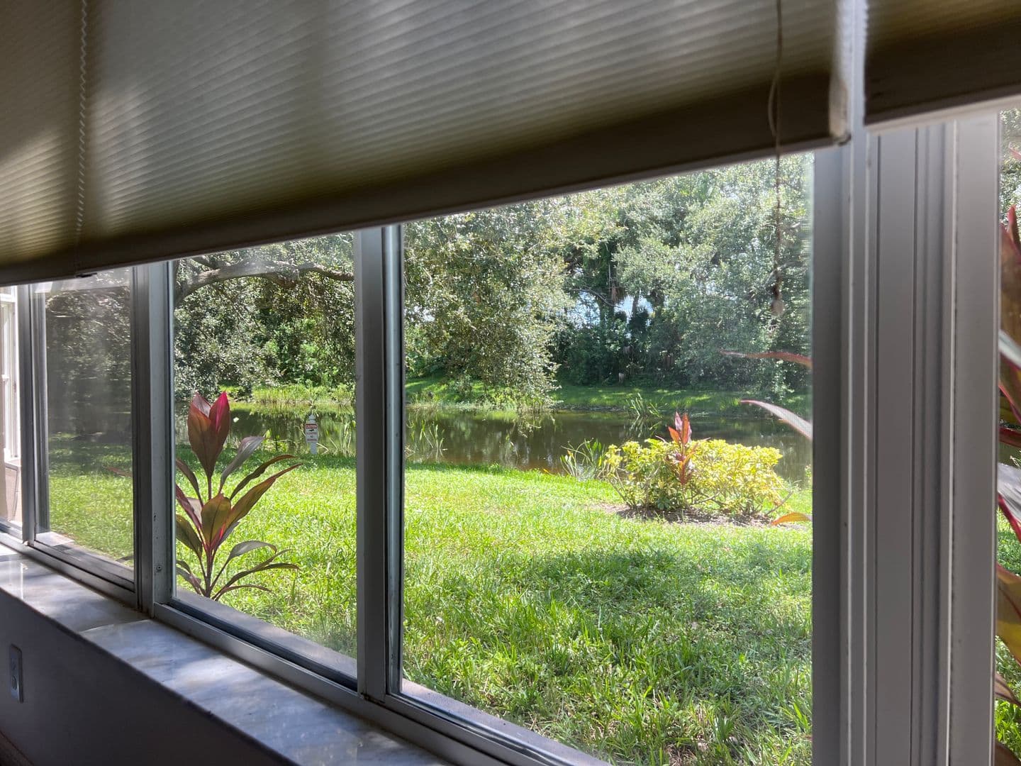 Venice House: 566 Clubside Circle