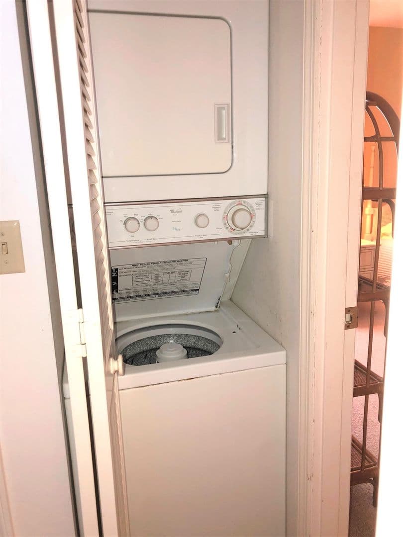 VENICE Condo: 700 GOLDEN BEACH #234