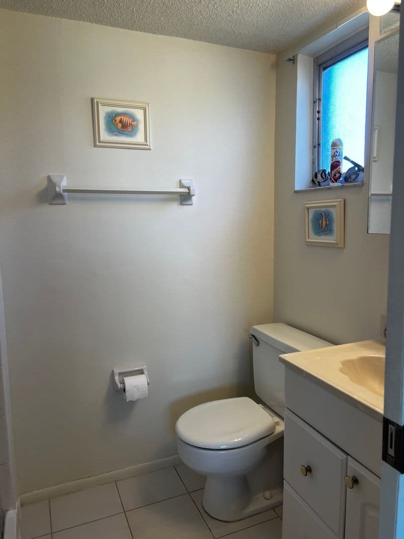 VENICE Condo: 102 CAPRI ISLES BLVD., #210