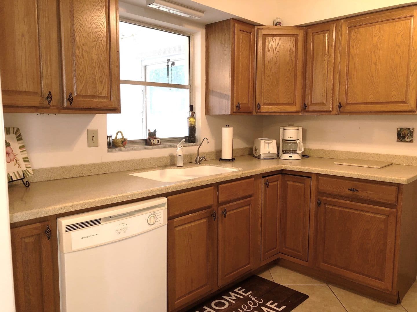 Venice House: 280 E Seminole Drive