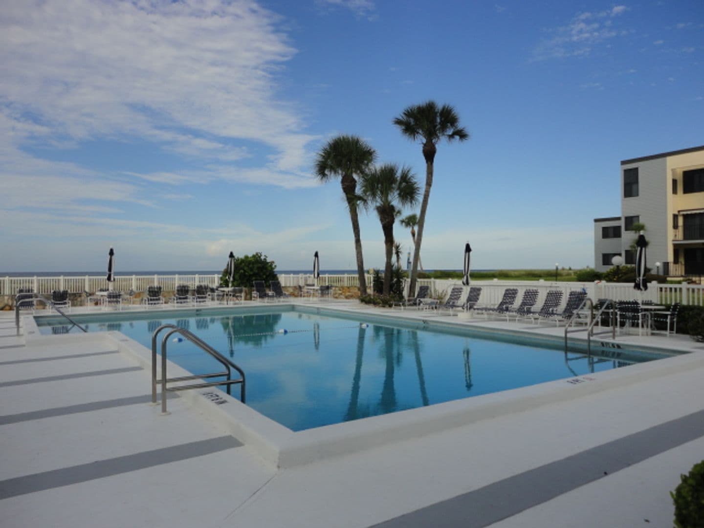 VENICE Condo: 700 GOLDEN BEACH #234