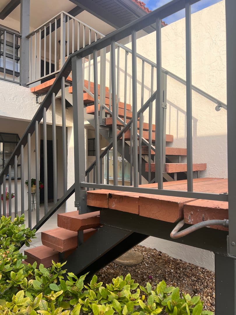 VENICE Townhome: 748 AVENIDA ESTANCIA UNIT B