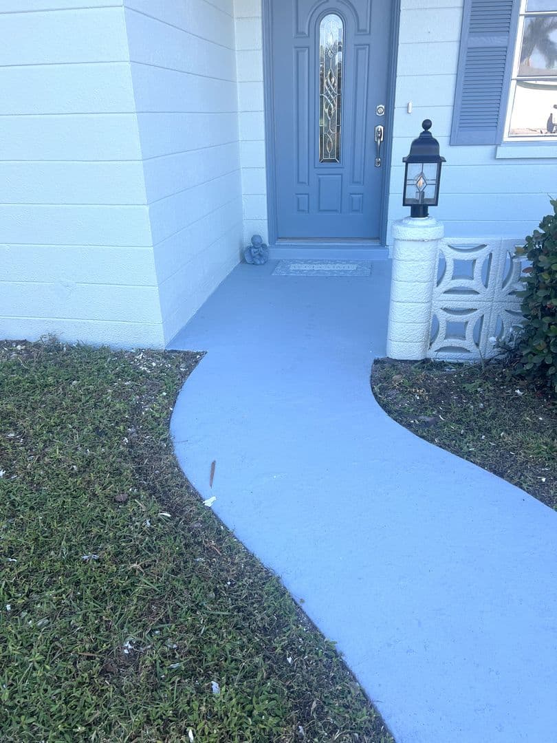 Venice House: 280 E Seminole Drive
