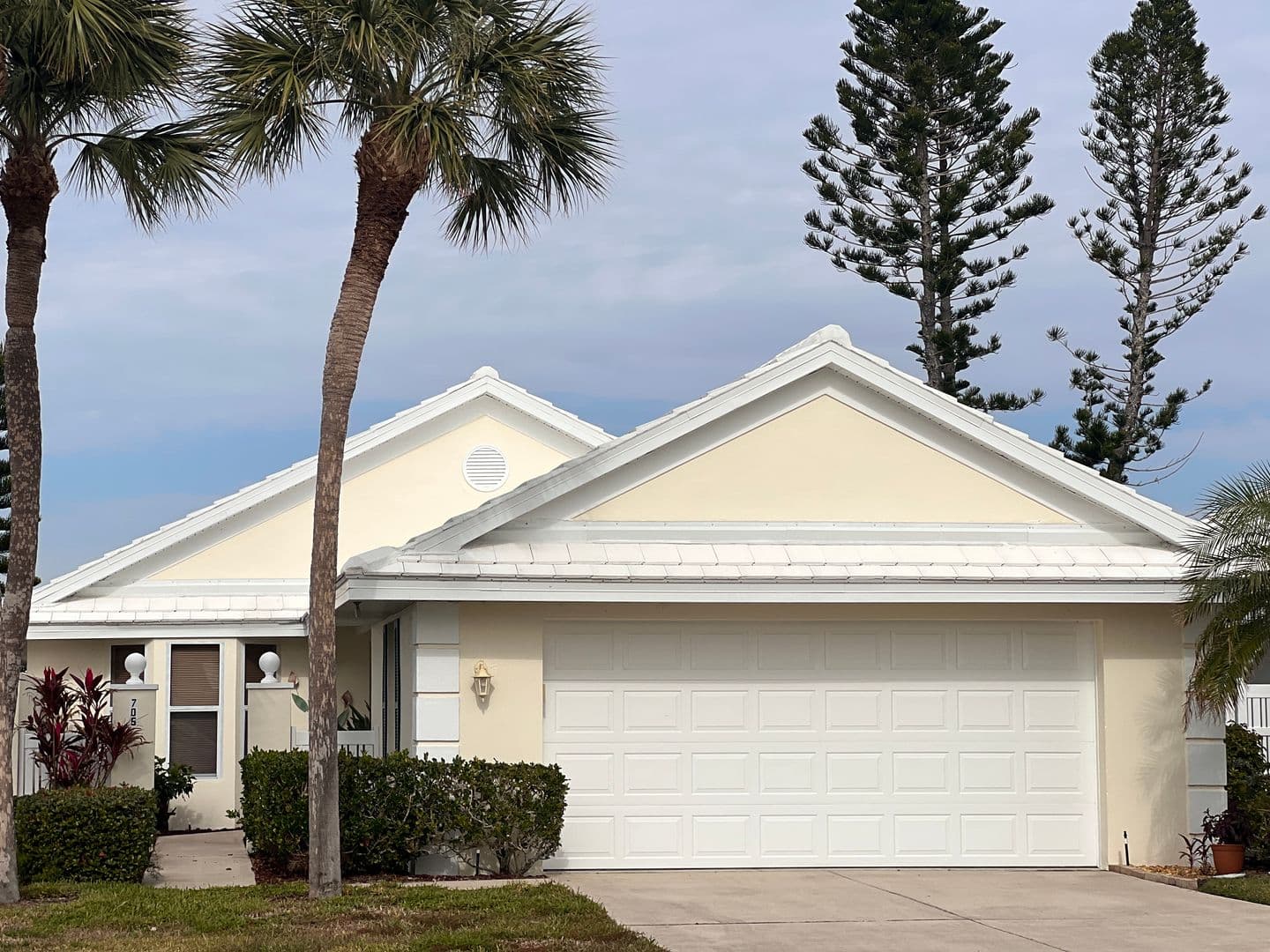 Venice House: 705 Harrington Lake Dr. S.