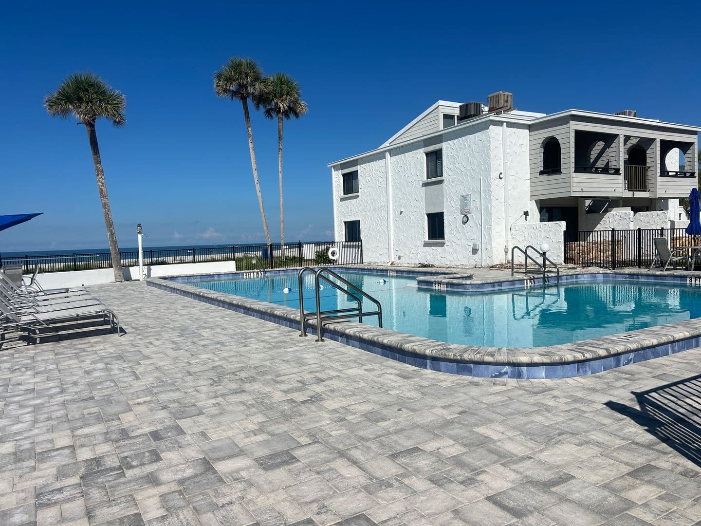 VENICE Condo: 902 GIBBS RD., #285
