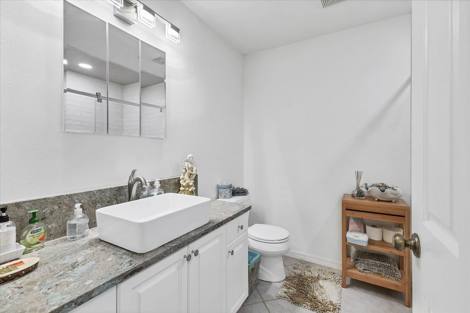 Venice Condo: 109 Southampton Pl. N. #245