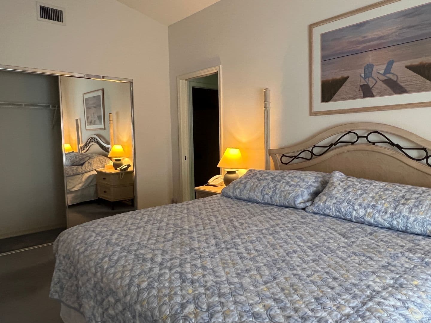 Venice House: 566 Clubside Circle