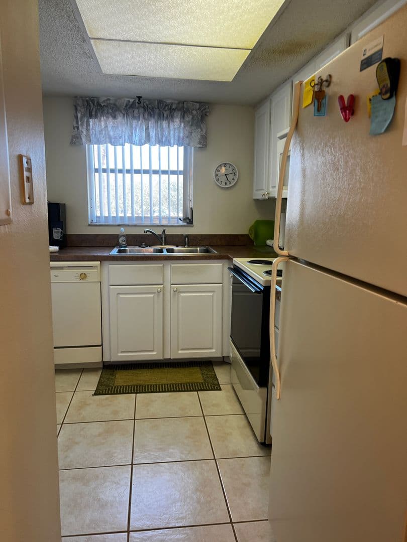 VENICE Condo: 102 CAPRI ISLES BLVD., #210