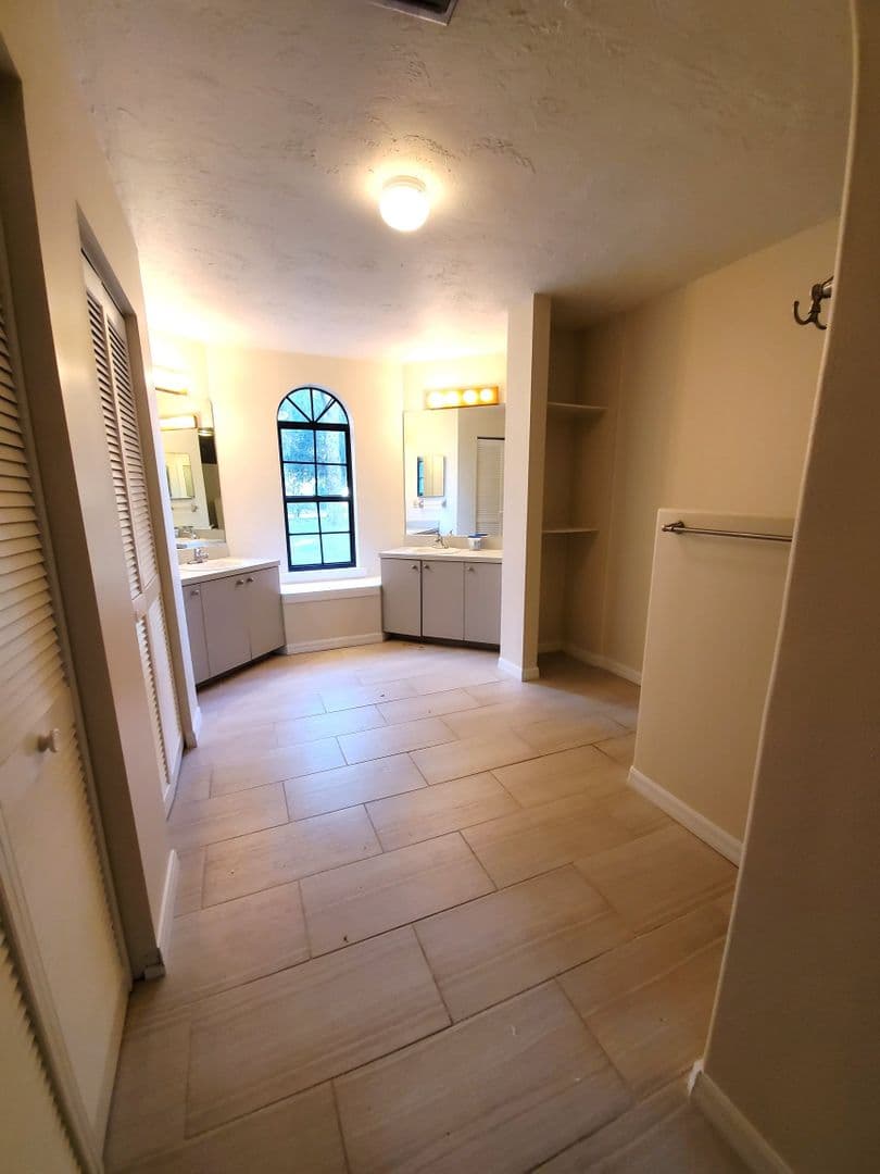 Nokomis House: 188 Shady Pine Lane