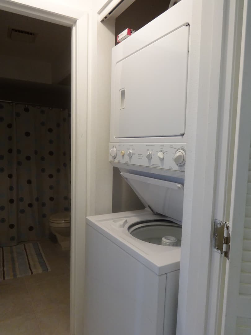 VENICE House: 1211 CAPRI ISLES BLVD., #55