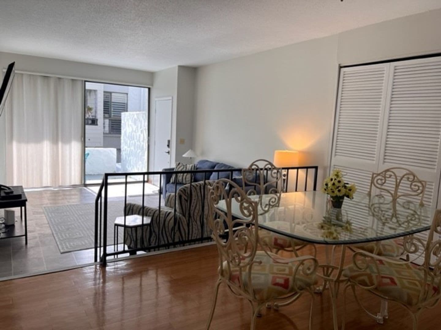 VENICE Condo: 1555 TARPON CENTER DR #B105