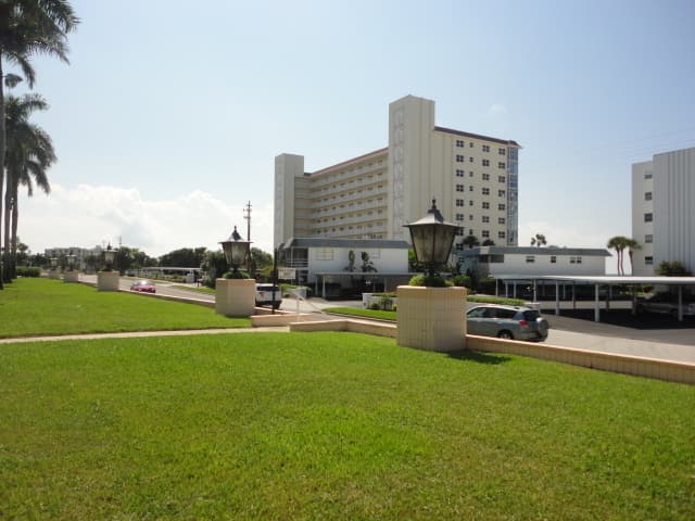 VENICE Condo: 200 THE ESPLANADE N. A18