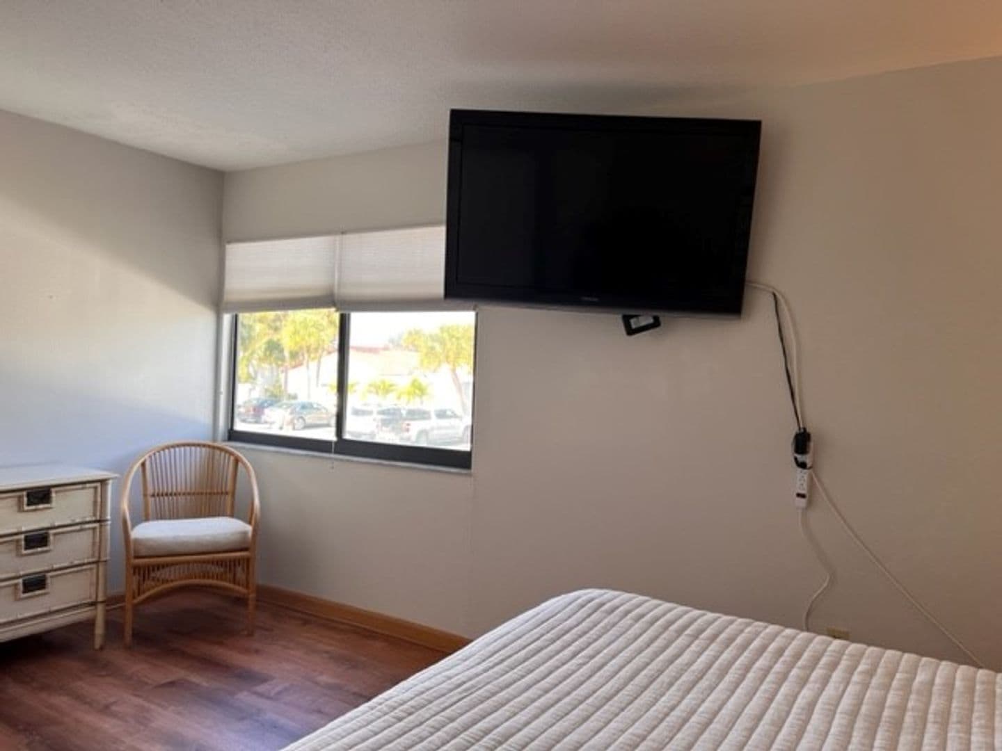 VENICE Condo: 1555 TARPON CENTER DR #B105
