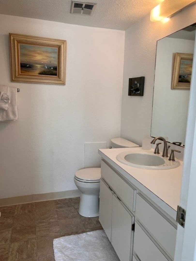 VENICE Condo: 1555 TARPON CENTER DR #B105