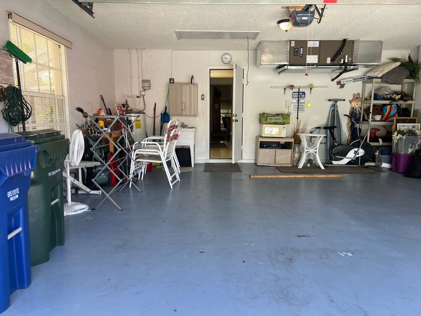 Venice House: 566 Clubside Circle