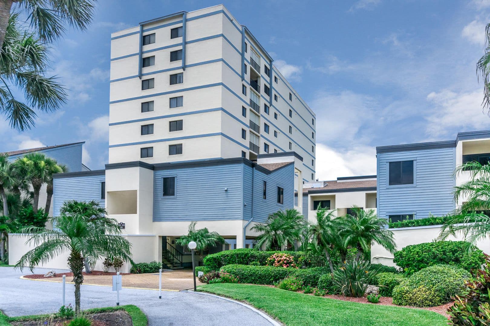 VENICE Condo: 700 GOLDEN BEACH #234