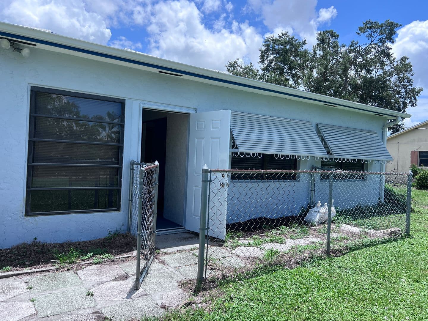 VENICE House: 435 BELMONT AVENUE