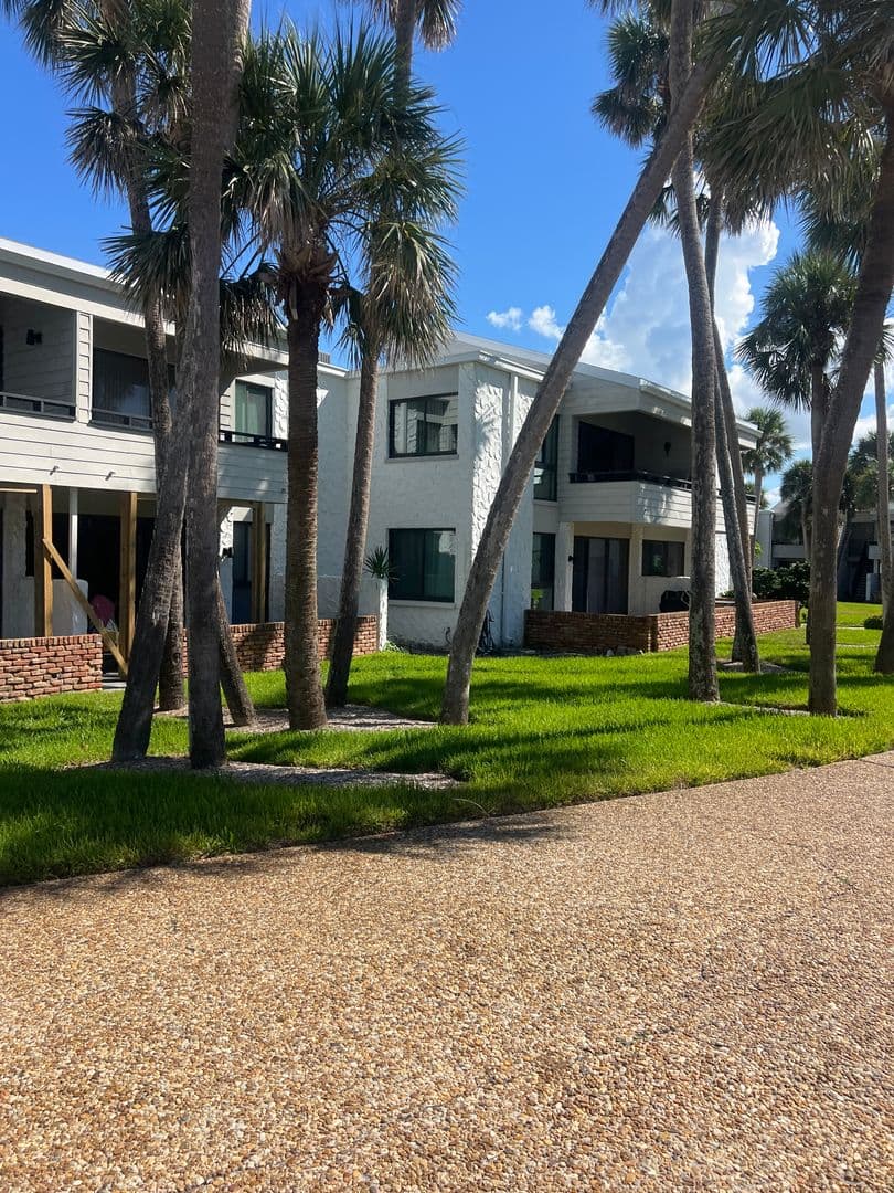 VENICE Condo: 902 GIBBS RD., #285