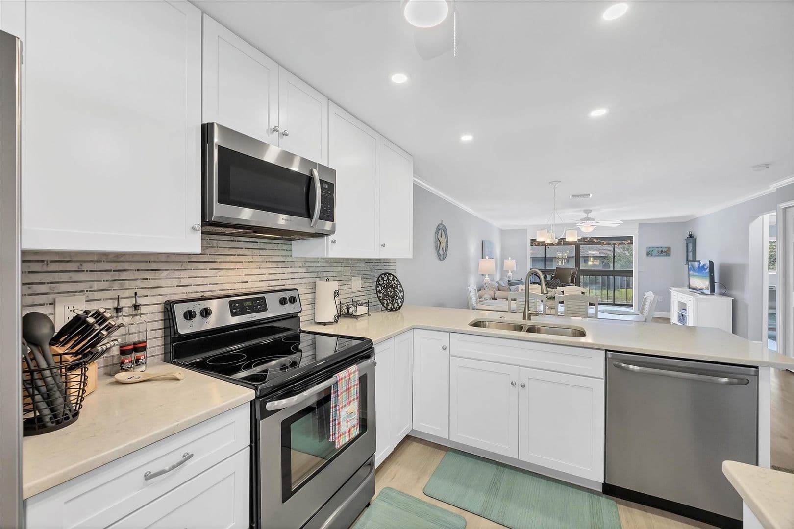 VENICE Condo: 370 THREE LAKES LANE, UNIT F
