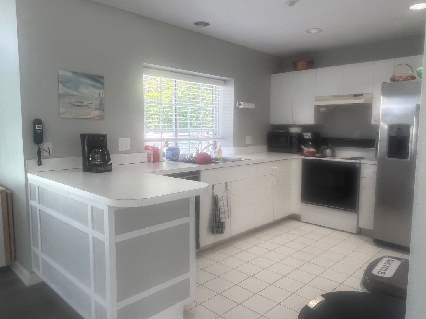 Venice House: 566 Clubside Circle