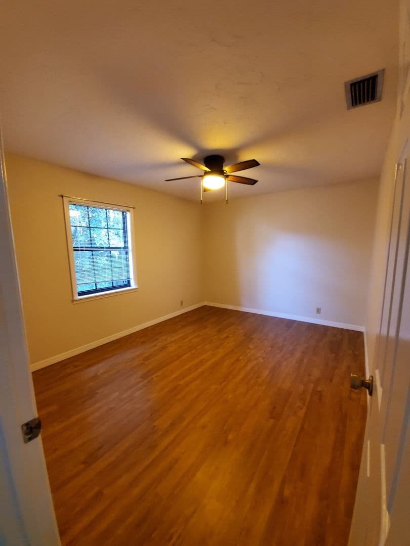 Nokomis House: 188 Shady Pine Lane