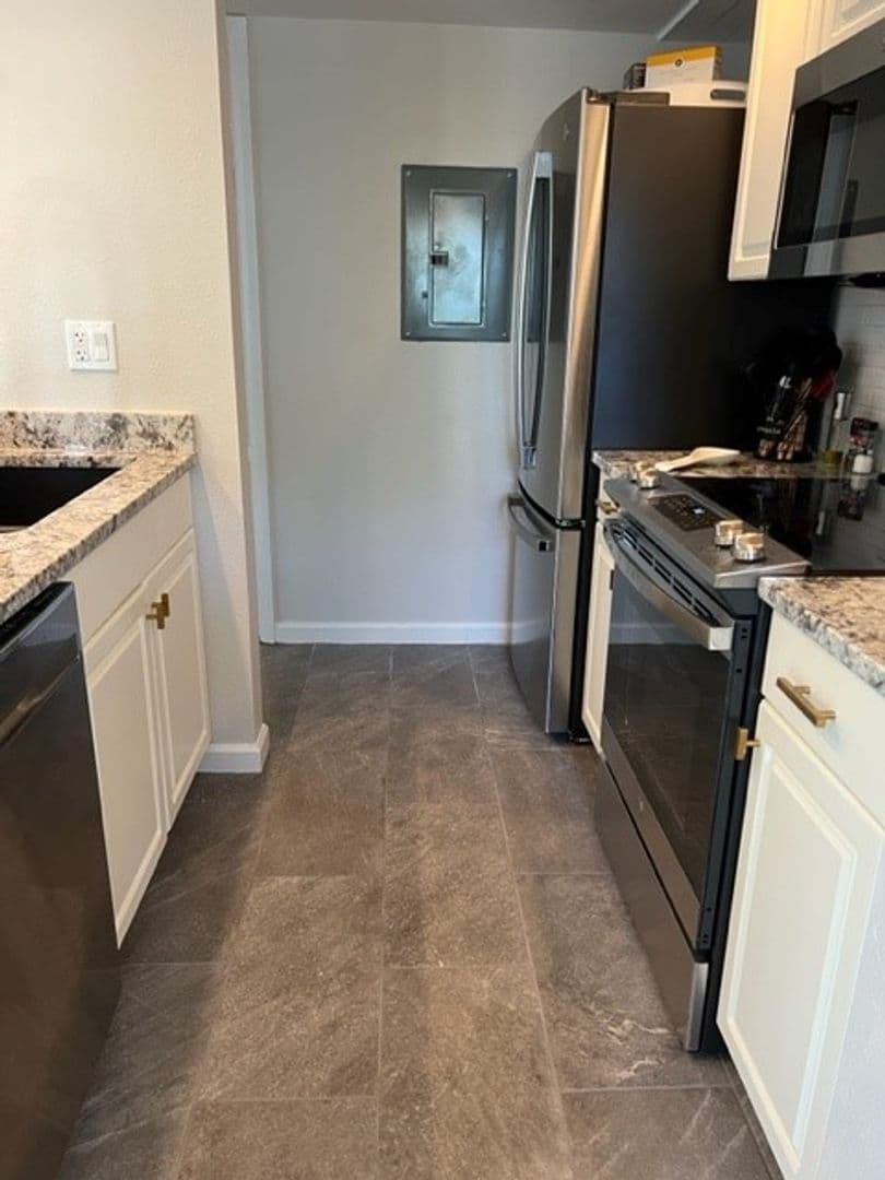 VENICE Condo: 902 GIBBS RD., #285