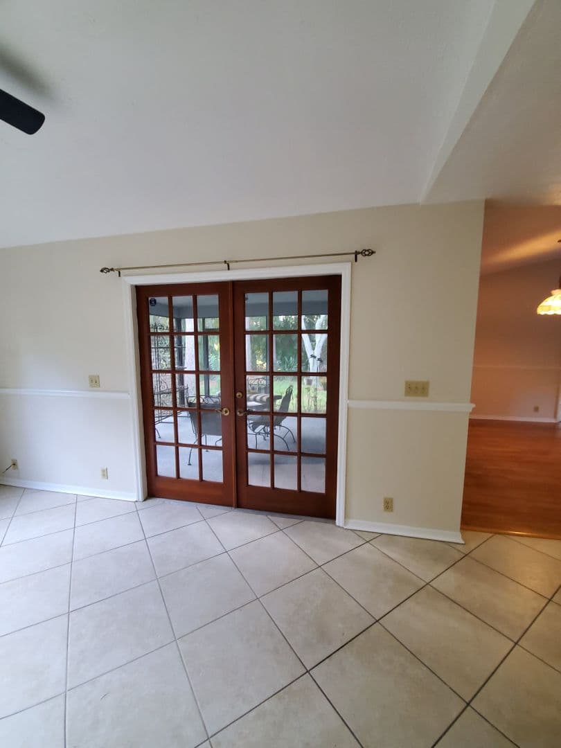 Nokomis House: 188 Shady Pine Lane
