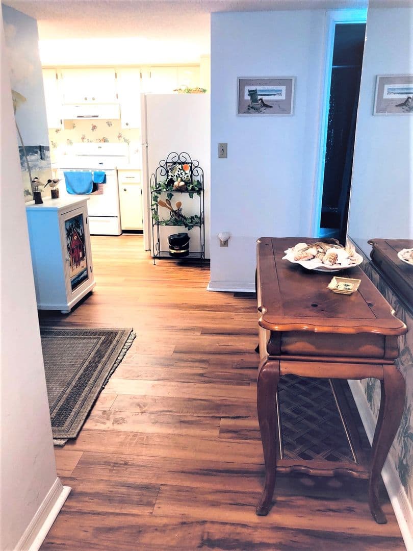 VENICE Condo: 700 GOLDEN BEACH #234