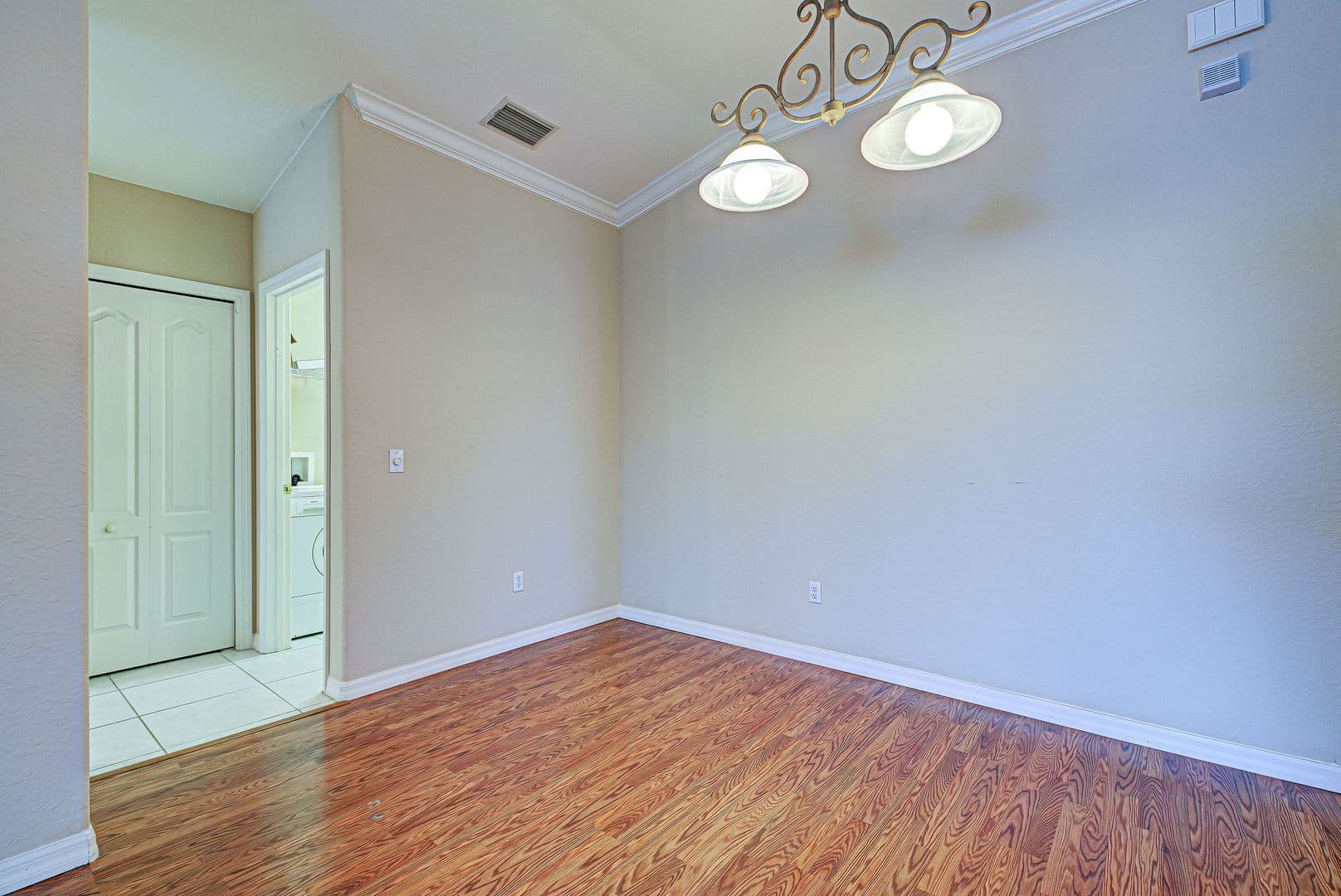 NORTH PORT House: 2134 BOXWOOD STREET