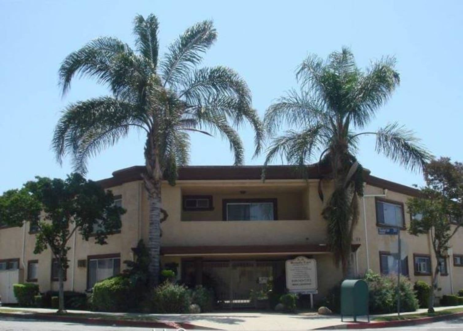 Reseda Apartment: 18400 Valerio St.