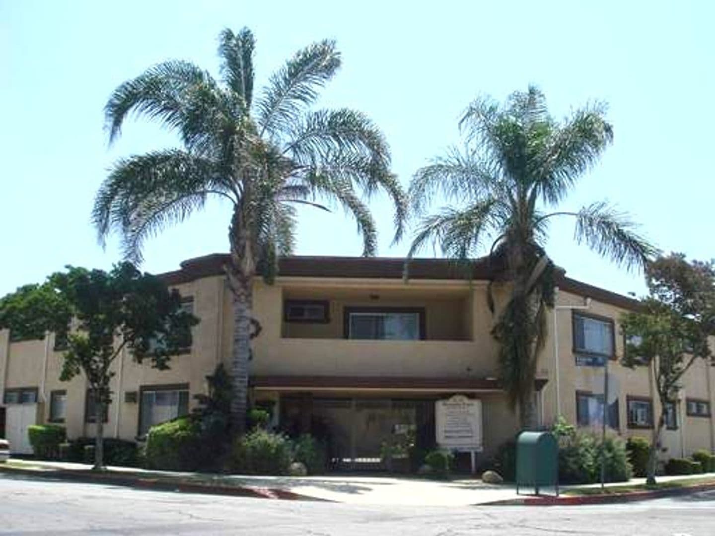 Reseda Apartment: 18400 Valerio St.